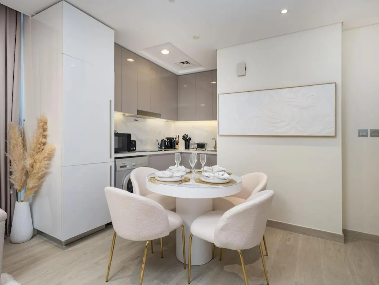 Serene 1-Bedroom Retreat In Azizi Riviera With Calming Tones ドバイ