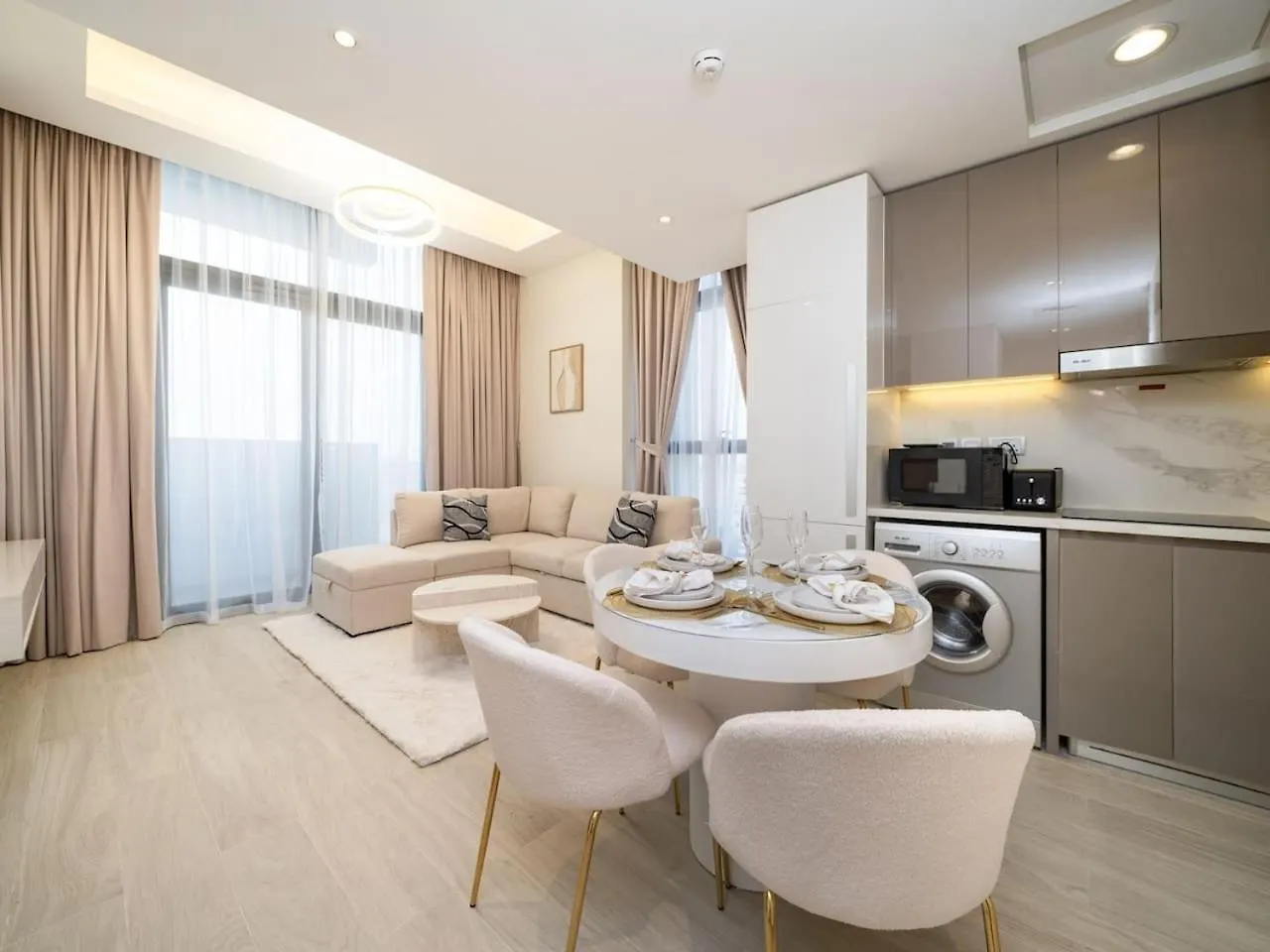 Serene 1-Bedroom Retreat In Azizi Riviera With Calming Tones ドバイ アパート